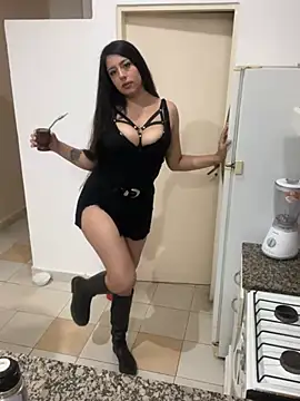 Snapshot of Chloe-antonella chatting on December 17, 4:23 am Chloe-antonella online show from December 17, 4:23 am