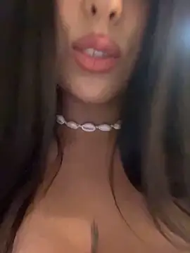 Snapshot of Chloe-antonella chatting on March 19, 4:14 am Chloe-antonella online show from March 19, 4:14 am