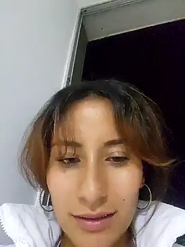 Snapshot of varenkaivanova_22 chatting on January 8, 6:31 am varenkaivanova 22 online show from January 8, 6:31 am