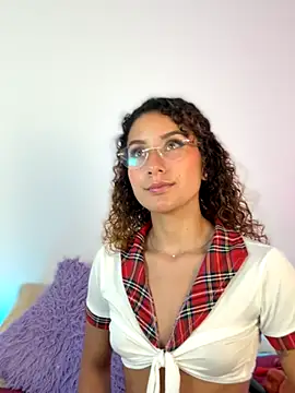 Snapshot of varenkaivanova_22 chatting on September 10, 5:51 am varenkaivanova 22 online show from September 10, 5:51 am