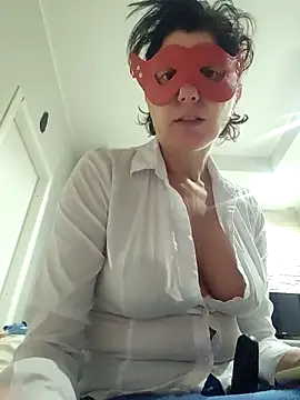 Vagabondainnamorata online show from April 18, 3:54 am