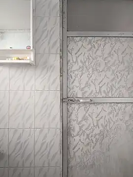 Snapshot of surabhi09 chatting on December 2, 4:18 am surabhi09 online show from December 2, 4:18 am