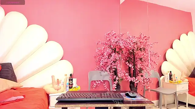 Zoey Donovan online show from March 12, 10:39 pm