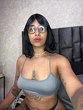 LollaByer online show from March 8, 10:34 pm