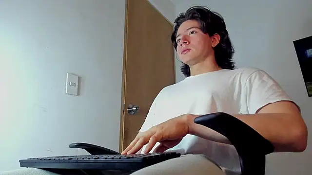 AngelBennet  online show from December 2, 10:49 pm