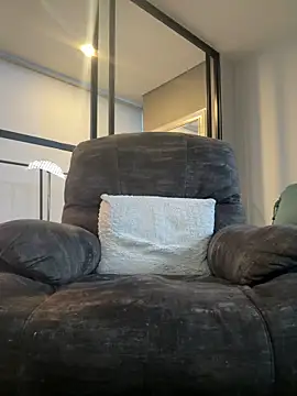 DimitriSullivan  online show from February 22, 11:35 am