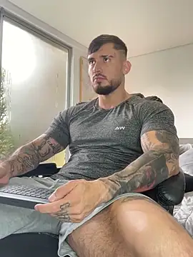 DimitriSullivan  online show from February 4, 1:06 pm