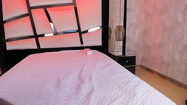 AriannaRussell  online show from September 22, 4:09 pm