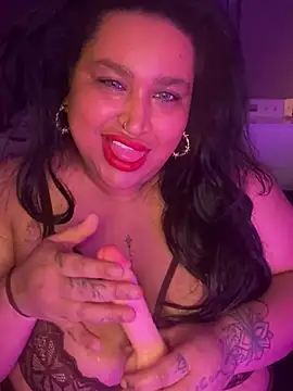 Snapshot of Sweet_PeaUK chatting on January 21, 2:00 am Sweet PeaUK online show from January 21, 2:00 am