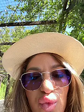 Snapshot of KiraRosse chatting on September 14, 9:52 am KiraRosse online show from September 14, 9:52 am