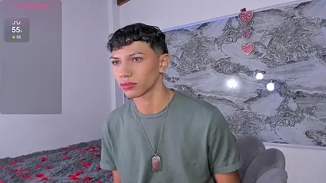 im sebaslopez online show from February 13, 5:05 am