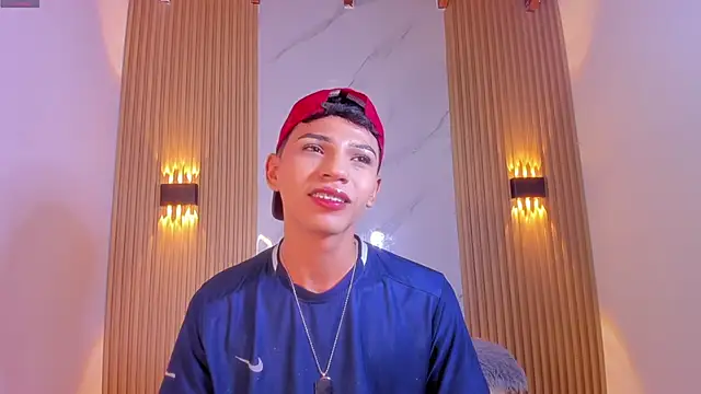 im sebaslopez online show from February 26, 6:47 am