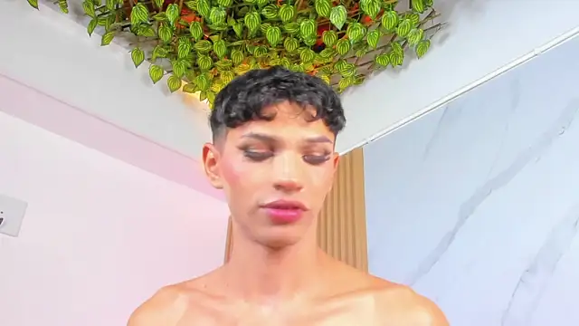 im sebaslopez online show from May 16, 1:02 am