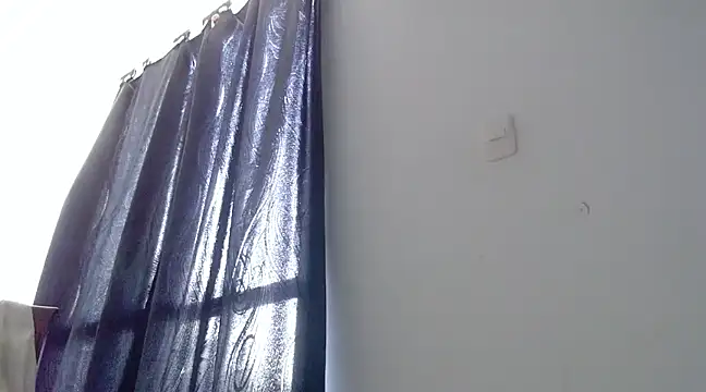 nicolle milf1978 online show from February 16, 12:21 pm