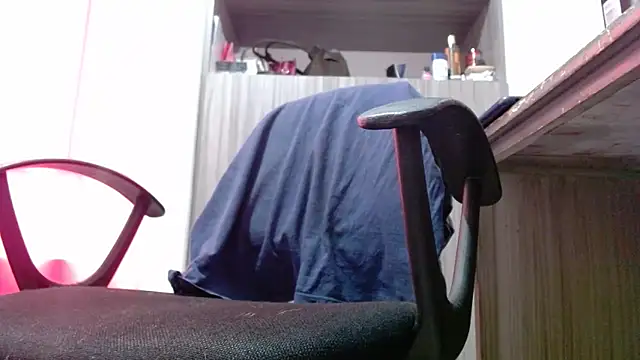 nicolle milf1978 online show from February 24, 12:03 pm