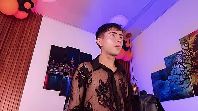 Noah Xitruxx online show from November 6, 3:18 am