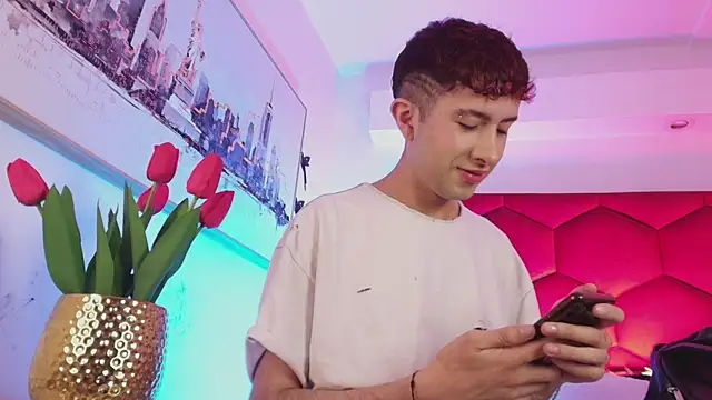 Noah Xitruxx online show from December 3, 12:58 pm