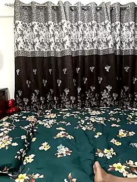 Snapshot of Cute-Bhavya chatting on February 9, 1:33 am Cute-Bhavya online show from February 9, 1:33 am