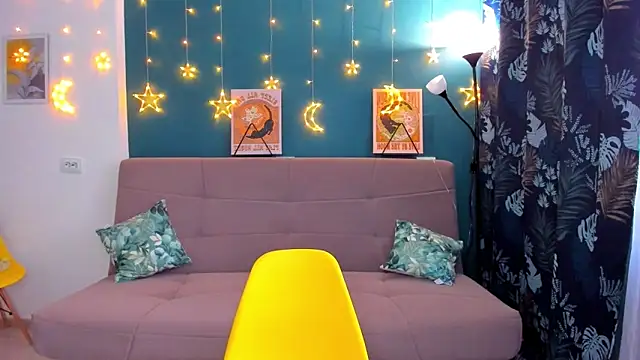 Snapshot of Xloe_Queen chatting on January 14, 8:09 am Xloe Queen online show from January 14, 8:09 am