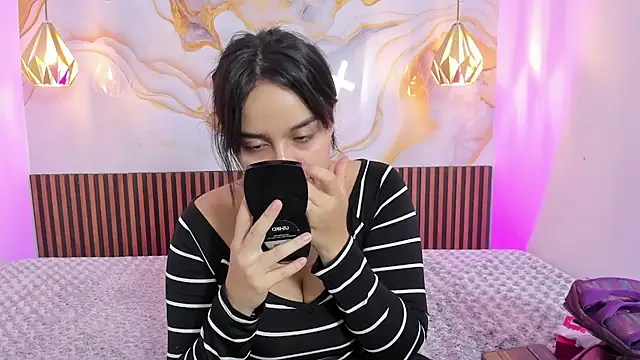 Snapshot of MelissaGilll chatting on September 10, 8:20 pm MelissaGilll online show from September 10, 8:20 pm