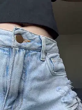 Morguisssz online show from November 9, 4:05 pm