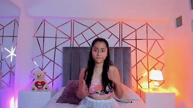 Snapshot of Giselle_Roldan chatting on February 11, 11:43 am Giselle Roldan online show from February 11, 11:43 am