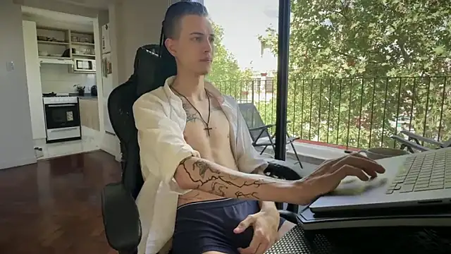 Den BlueXx online show from April 17, 4:54 pm