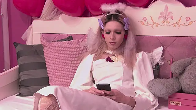 PamelamyDreamys online show from February 11, 1:20 pm