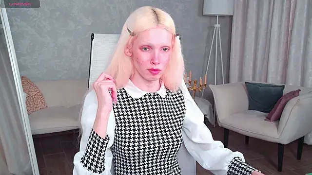 Snapshot of PamelamyDreamys chatting on May 23, 8:13 pm PamelamyDreamys online show from May 23, 8:13 pm