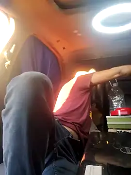 Snapshot of DatingProfile_USA_43_str8 chatting on January 8, 3:28 pm DatingProfile USA 43 str8 online show from January 8, 3:28 pm