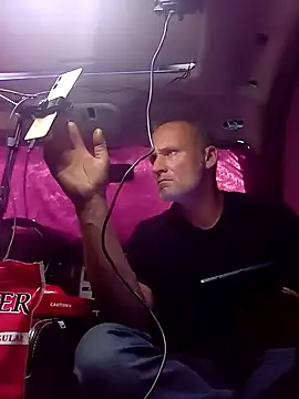 Snapshot of DatingProfile_USA_43_str8 chatting on January 31, 4:48 pm DatingProfile USA 43 str8 online show from January 31, 4:48 pm