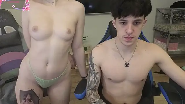 Snapshot of gopolsme chatting on November 18, 9:52 pm gopolsme online show from November 18, 9:52 pm