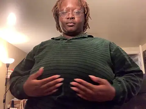 Snapshot of BigKittyRaven chatting on December 12, 8:21 pm BigKittyRaven online show from December 12, 8:21 pm