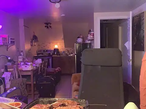 Snapshot of BigKittyRaven chatting on December 13, 3:27 am BigKittyRaven online show from December 13, 3:27 am