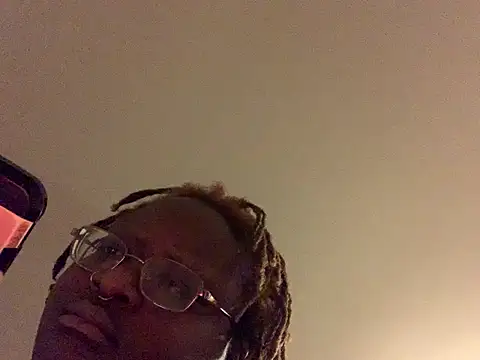 Snapshot of BigKittyRaven chatting on December 16, 4:34 am BigKittyRaven online show from December 16, 4:34 am