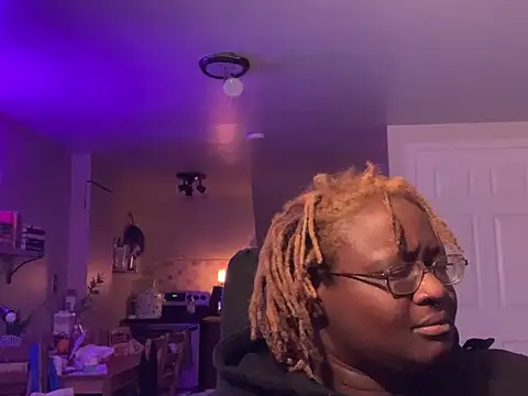 Snapshot of BigKittyRaven chatting on December 25, 2:25 am BigKittyRaven online show from December 25, 2:25 am