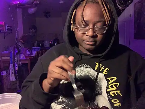 Snapshot of BigKittyRaven chatting on February 12, 4:12 am BigKittyRaven online show from February 12, 4:12 am