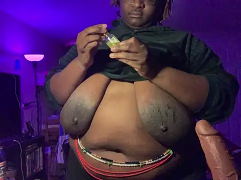 Snapshot of BigKittyRaven chatting on February 13, 4:22 am BigKittyRaven online show from February 13, 4:22 am