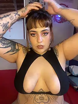 Snapshot of name_less_lulu chatting on February 19, 10:06 pm name less lulu online show from February 19, 10:06 pm