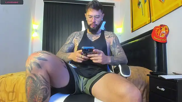 connor santtos online show from September 10, 2:39 pm