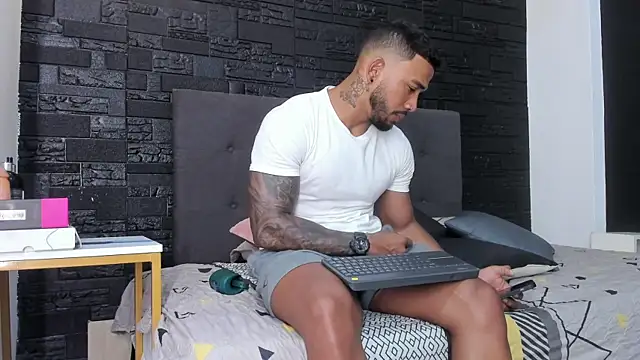 Snapshot of bruno_miller_ chatting on September 13, 9:25 pm bruno miller online show from September 13, 9:25 pm