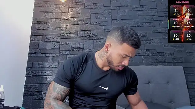 Snapshot of bruno_miller_ chatting on October 9, 10:08 pm bruno miller online show from October 9, 10:08 pm