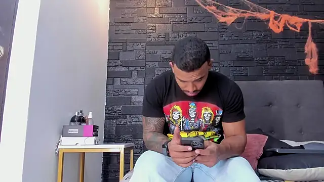 Snapshot of bruno_miller_ chatting on November 1, 8:55 pm bruno miller online show from November 1, 8:55 pm