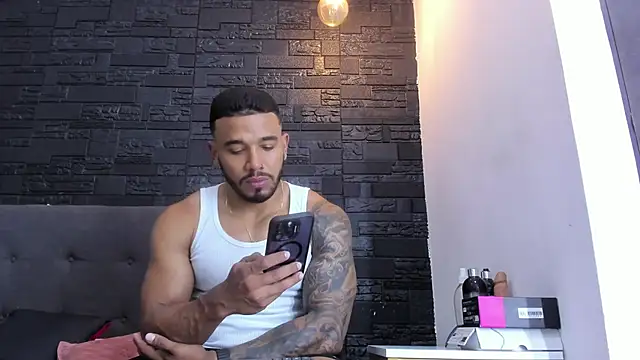 Snapshot of bruno_miller_ chatting on November 27, 8:55 pm bruno miller online show from November 27, 8:55 pm