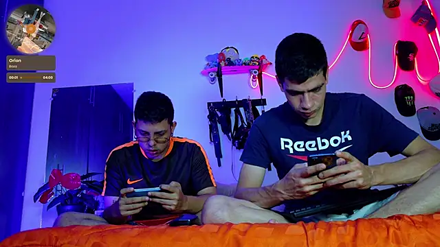 Snapshot of Nymphobuddies chatting on December 29, 11:18 pm Nymphobuddies online show from December 29, 11:18 pm