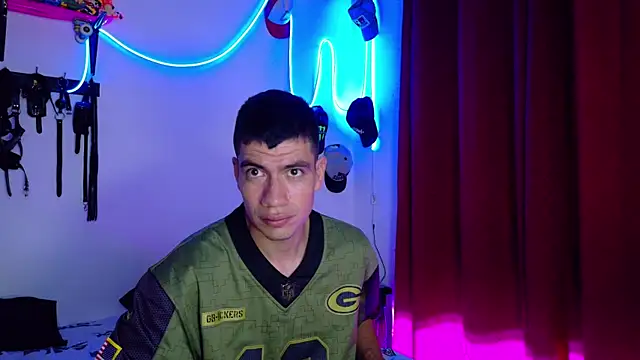 Snapshot of Nymphobuddies chatting on February 10, 2:08 am Nymphobuddies online show from February 10, 2:08 am