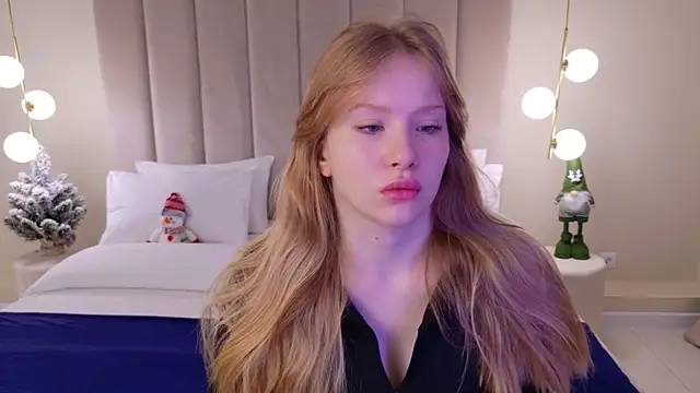 Snapshot of MichelleReid chatting on December 12, 3:21 am MichelleReid online show from December 12, 3:21 am