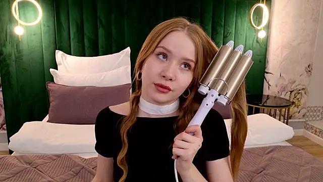 Snapshot of MichelleReid chatting on March 13, 6:16 am MichelleReid online show from March 13, 6:16 am