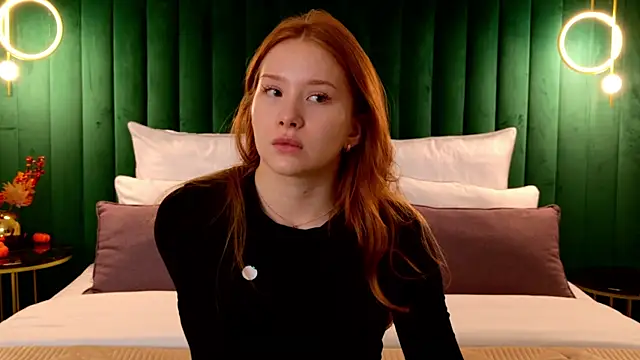 Snapshot of MichelleReid chatting on October 16, 3:07 am MichelleReid online show from October 16, 3:07 am