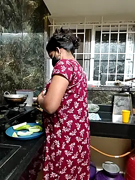 Snapshot of Tamil_Shalini_Lustyy chatting on December 19, 11:12 pm Tamil Shalini Lustyy online show from December 19, 11:12 pm